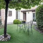Urban Nest Holiday home